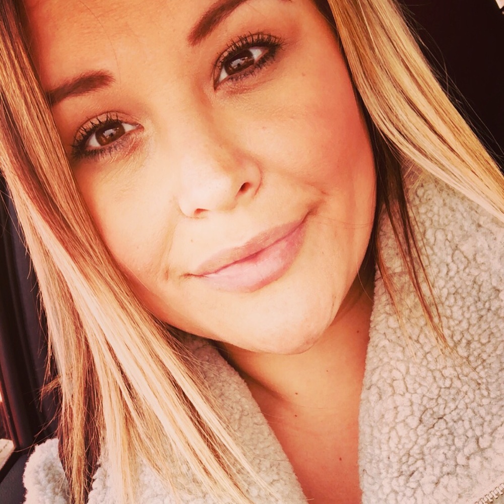 Meet your Posher, Chanel